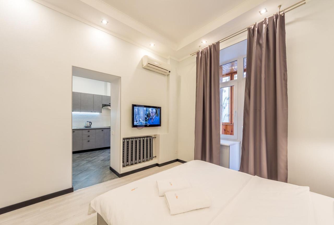Apartments On Lysenka 3 Near Golden Gate Kiev Bagian luar foto